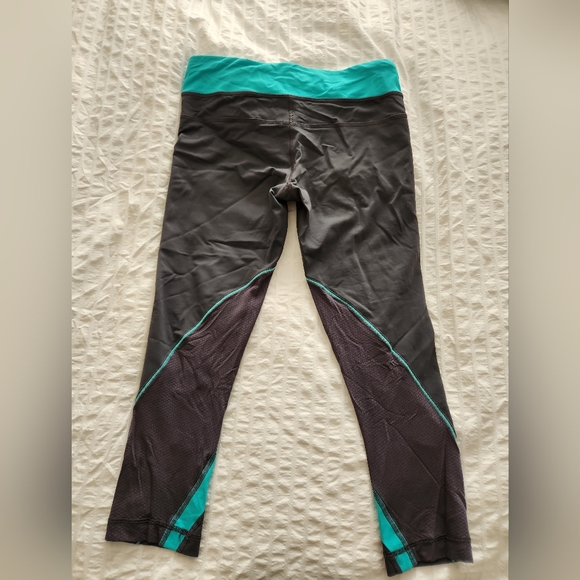 Lululemon cropped running leggings size 6 - Picture 2 of 3